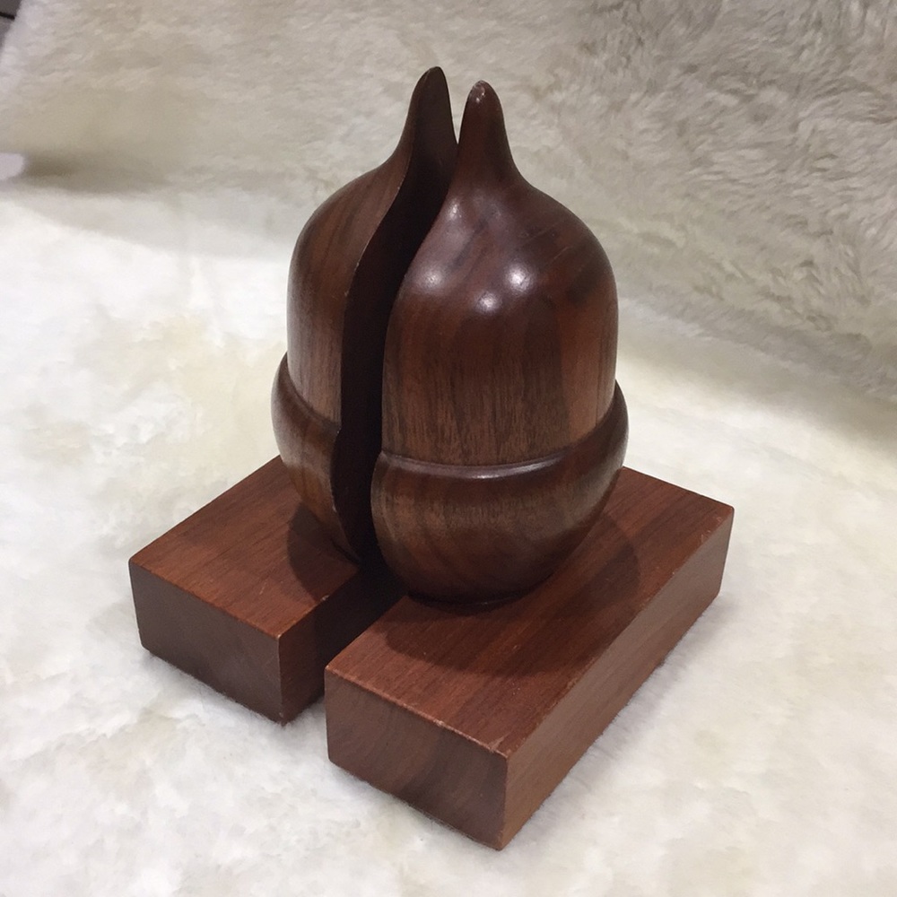🔸Vintage Mid Cent. Mod. Solid Wood Acorn Bookends